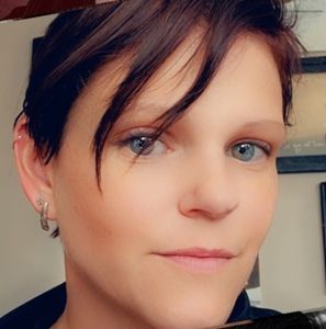 Meet your Posher, Alyson